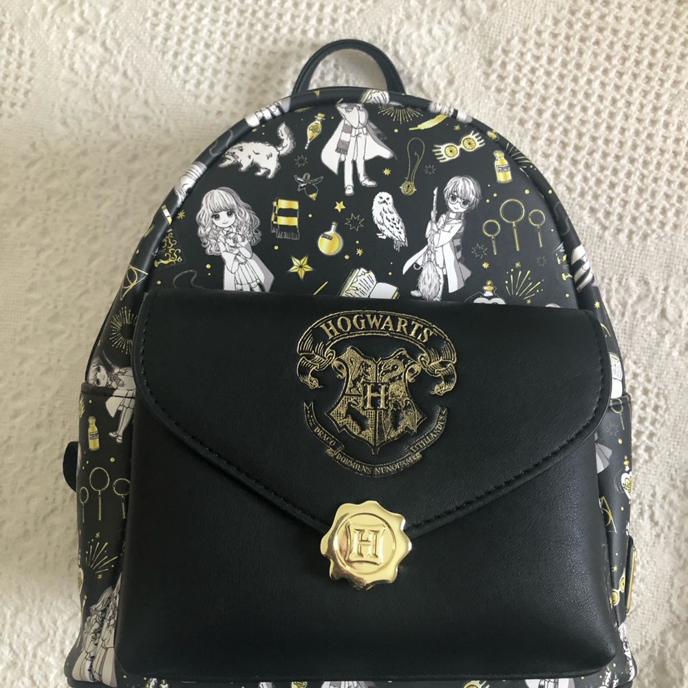 🧙Loungefly Hogwarts Black Backpack🧙
